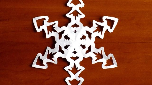 Как сделать простую снежинку из бумаги поэтапно снежинка елочка