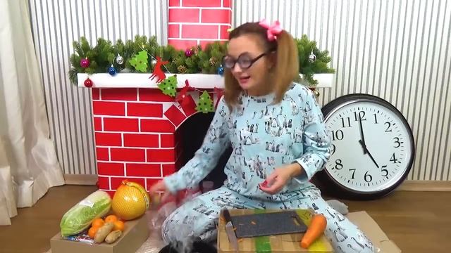 БОГАТАЯ vs БЕДНАЯ у Кого Больше ПОДАРКОВ на НОВЫЙ Год / Скетч от НЮСЯ ТВ