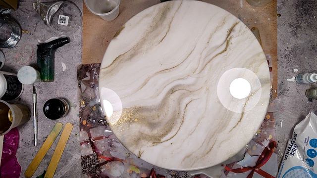 Часы из эпоксидной смолы