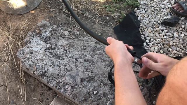 Прокладываем электрический кабель под землей