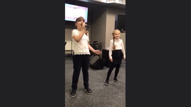 Мама, не надо плакать, я прошу не надо...