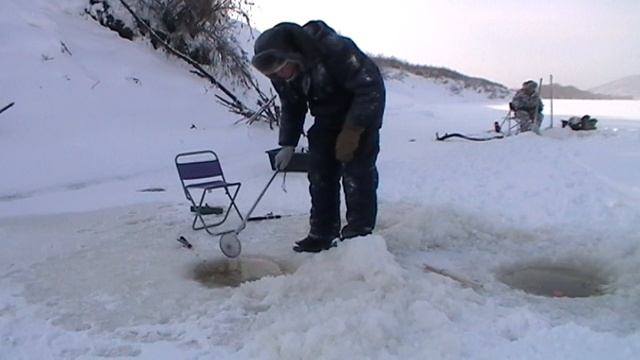 Зимняя рыбалка на р. Амур!!! Декабрь 2019. Щука, ленок, сиг!!!