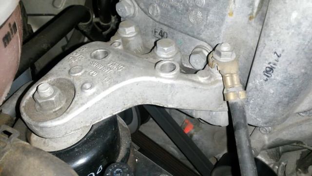 Стук двигателя на холодную. Поло седан.