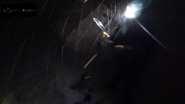 Пережили ЧЕРНУЮ метель на льду в палатке. Зимняя рыбалка с ночевкой ловля леща на Рузе.