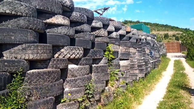 опорная стена из покрышек . что с ней стало