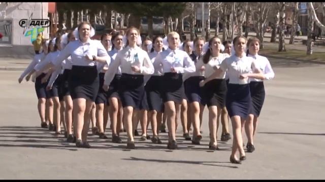 Парад песни и строя