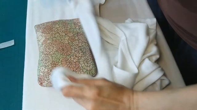 Как укоротить лямки на майке.