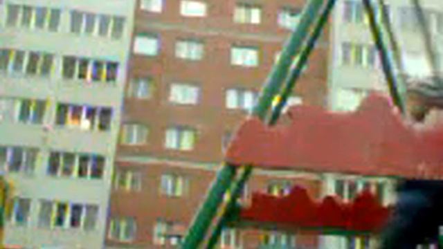 Когда слез с качелей (мем в оригинале)