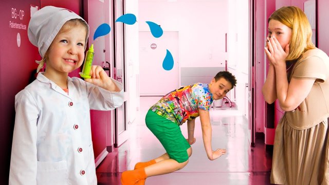 Дети притворяются, что заболели, играют в доктора и делают уколы