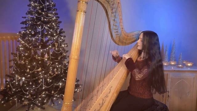 Английская народная песня «Greensleeves» (Зеленые рукава). Исполняет Myriam Reid (арфа).