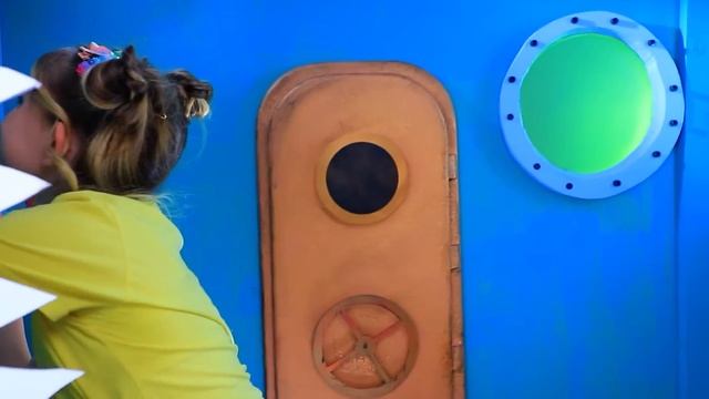 Построила секретную комнату, чтоб спрятаться от родителей!