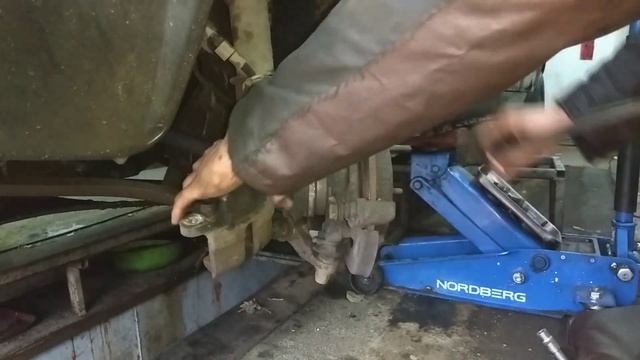 Скрежет при торможении.