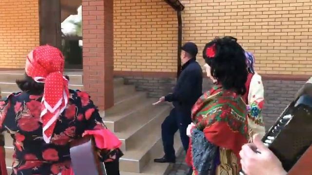 Цыганское поздравление юбиляру (фрагмент)