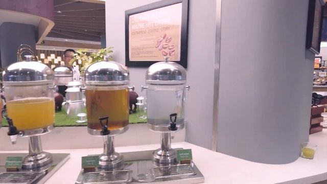 【ベトナム フーコック島】廃墟の中を探索⁉ 穴場ホテルビュッフェに舌鼓!発展途上な秘境【女子旅】