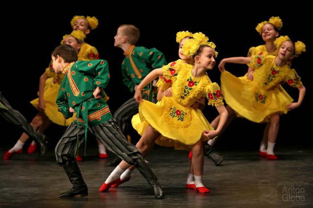 "Гуси-гусенята", Ансамбль "Школьные годы". "Geese-goslings", Ensemble "School Years". 4К