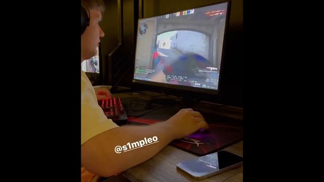 КАК S1MPLE ДЕРЖИТ МЫШКУ!!! (s1mple mouse grip)