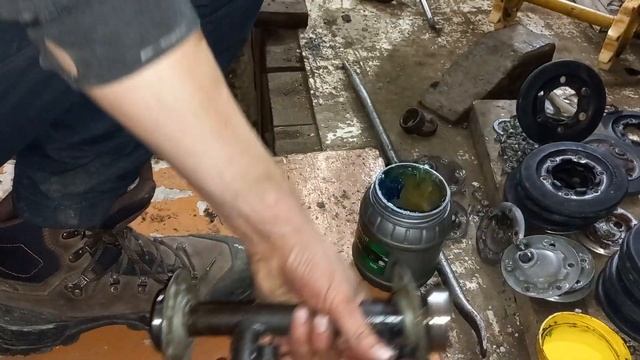 СНЕГОХОД БУРАН | СМАЗКА ДЛЯ КАТКОВ. Обслуживание тележки балансира.
