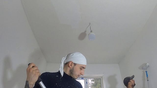 Нанесение шпаклевки валиком