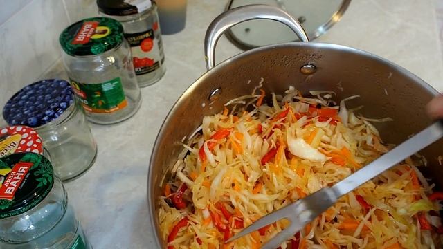 САЛАТ ИЗ КАПУСТЫ В МАРИНАДЕ НА ЗИМУ .
