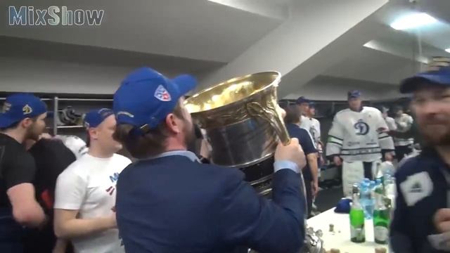 КАК ЖИВЕТ АЛЕКСАНДР ОВЕЧКИН))