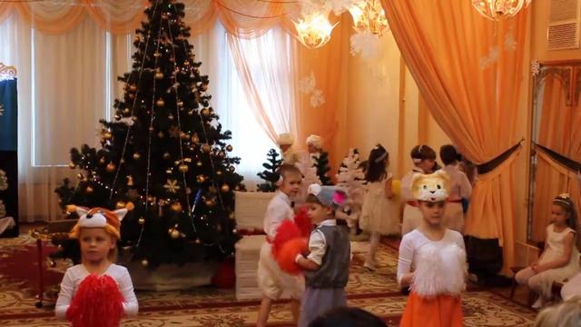 Новогодние танцы Новогодний утренник в саду