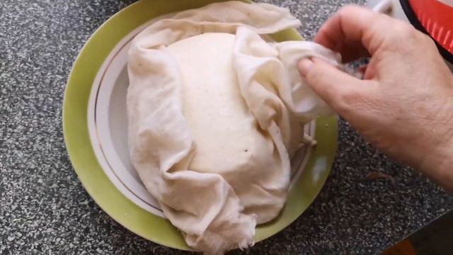 Домашний творог из 3 литров деревенской простокваши, выход продукта.