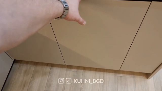 КУХНЯ на заказ БЕЗ РУЧЕК, soft touch, волшебные уголки, техника BOSCH, Liebherr, BLANCO, Fenix