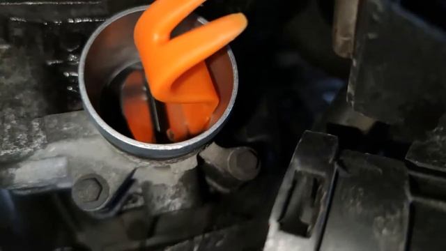 Чистка дросселя на двигателе K7M