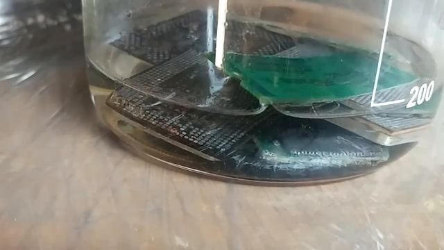 Растворитель припоя и снятие позолоты. Solder thinner and gilding removal.