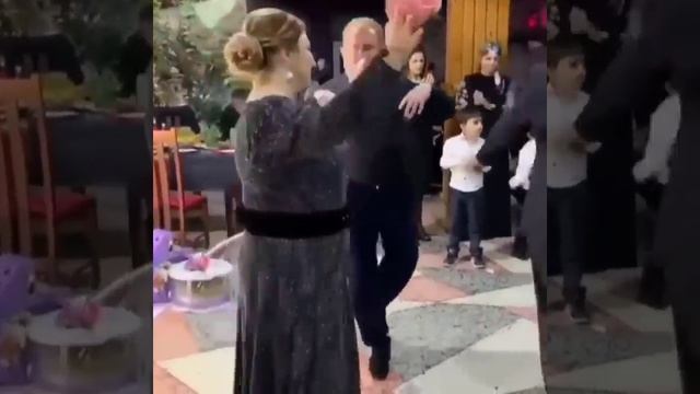 АВАРСКИЕ ЗВЁЗДЫ ТАНЦУЮТ