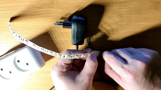 Подключение светодиодной ленты.КАК И К ЧЕМУ ПОДКЛЮЧИТЬ ЛЕНТУ(Простой способ без ПАЙКИ !)