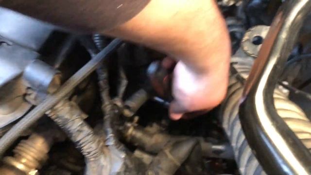 Замена ТЕРМОСТАТА 2.5 dci Трафик. Trafic 2. Vivaro. Primastar. Movano 2.5 dci thermostat replacemen