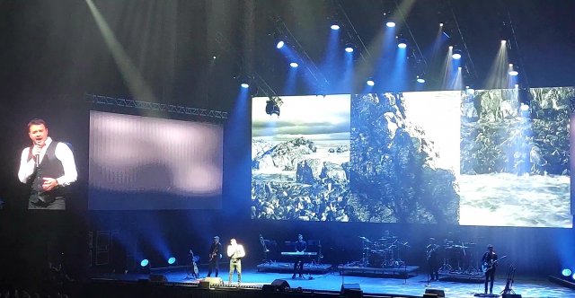 Эмин Агаларов поёт песню Муслима Магомаева Синяя вечность