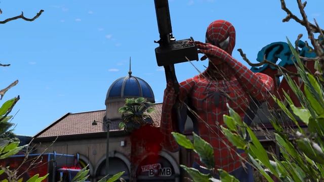 Spider-Man, Green Spiderman, Blue Spiderman, Yellow Spiderman VS Squid Game Army
