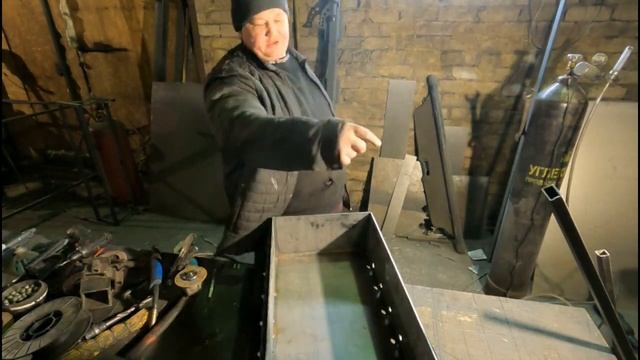 МАНГАЛ С ВЫТЯЖКОЙ! ПОДХОДИТ ДЛЯ ЗАКРЫТОЙ БЕСЕДКИ!