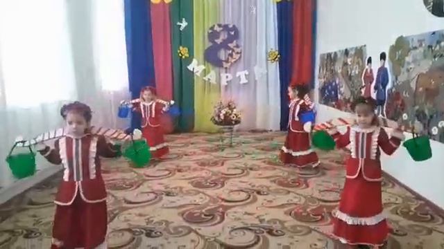 Танец с коромыслами