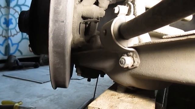 Диагностика шаровых опор на автомобиле Ваз-классика.