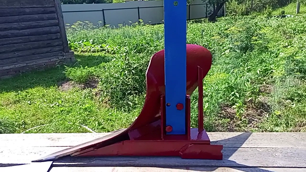 Самодельный плуг на мотоблок.