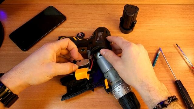 DEKO 12V РАЗБОРКА шуруповерта с Алиэкспресс