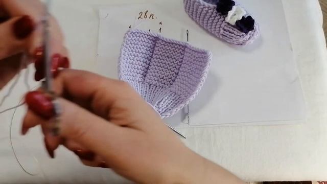 Как связать тапочки (следки) спицами быстро. Следки на двух спицах. Простые домашние тапочки связат