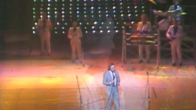 «Встреча друзей», музыка Евгения Мартынова, стихи Роберта Рождественского, поёт Евгений Мартынов