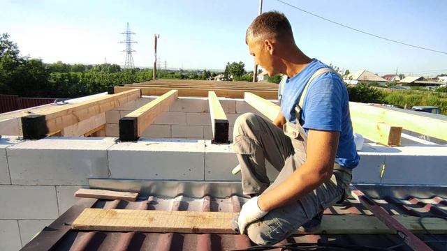 Монтаж кровельной планки примыкания Кровля в стену