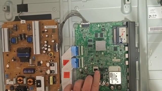 Мигает индикатор и не включается подсветка LG 47LB650V.mp4
