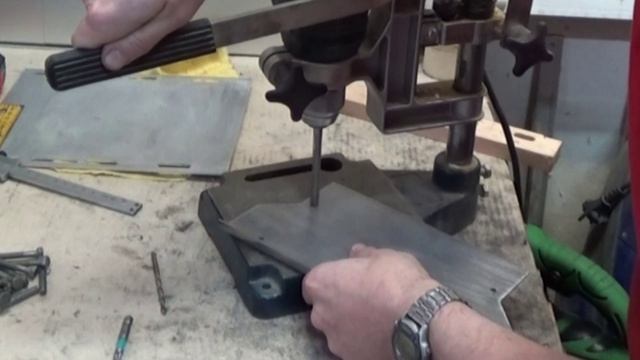 Как сделать простую шипорезку для ящичных соединений 3 часть