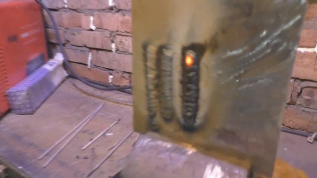 Как выбрать полярность? При сварке электродами разных покрытий.