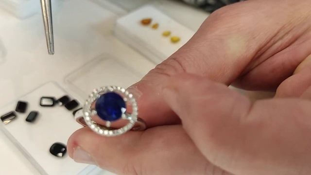 Драгоценные камни: сапфиры. Натуральные, гретые, синтетические, диффузионные, гласфилд