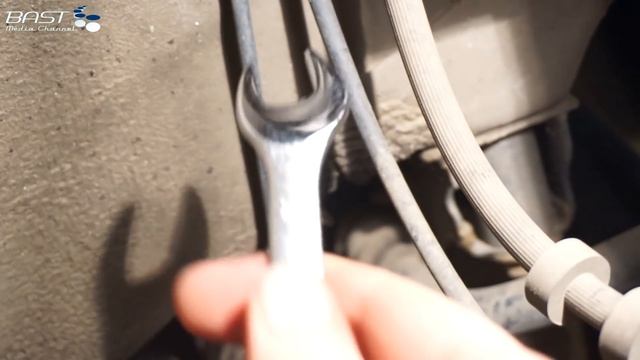 Замена втулок стабилизатора каждые 15.000 км. Volkswagen Polo Sedan.