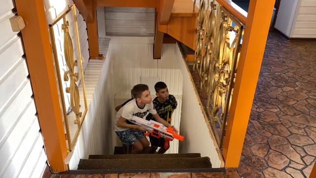 Nerf war сиренаголовый scp 106 и scp 096 против детей