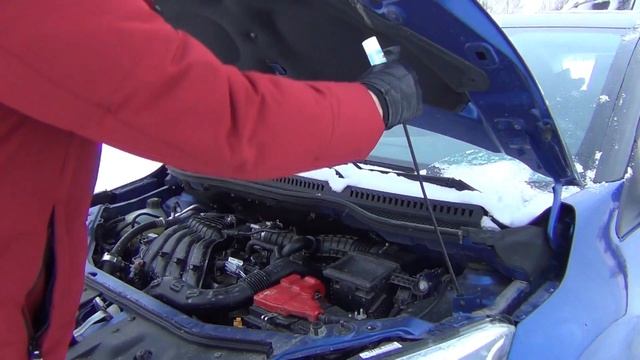 Renault Kaptur 2020 | Установка уплотнителя капота | Избавляемся от грязи в моторном отсеке