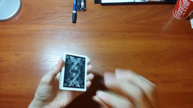 Обучение классическом карточному фокусу.